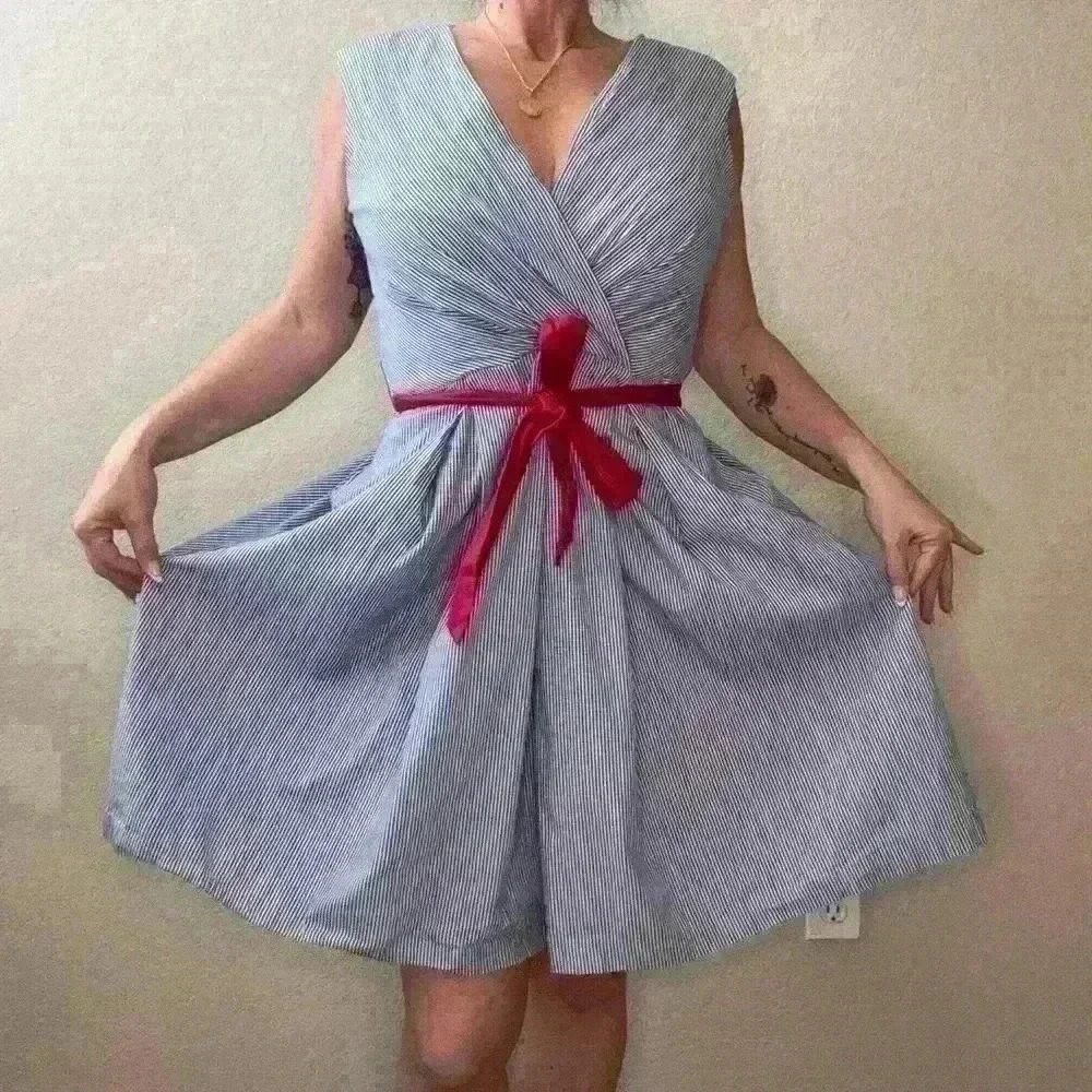 Chetta B. Blue & White Striped Pleated Knee Length Dress Women’s Size 12